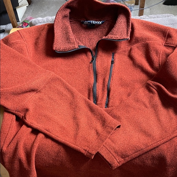 Arc’teryx 3/4 zip with front pocket no size - Picture 1 of 3